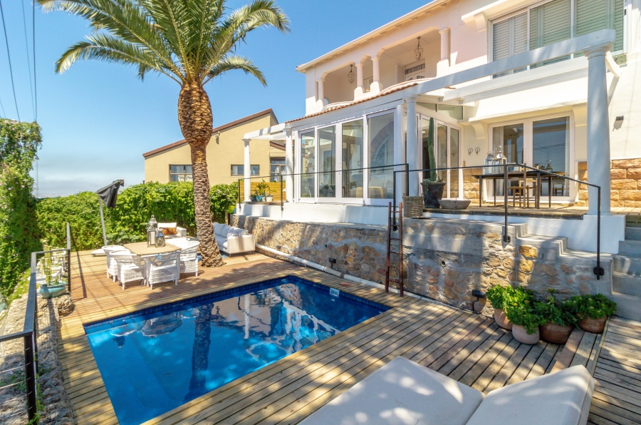 3 Bedroom Property for Sale in Green Point Western Cape